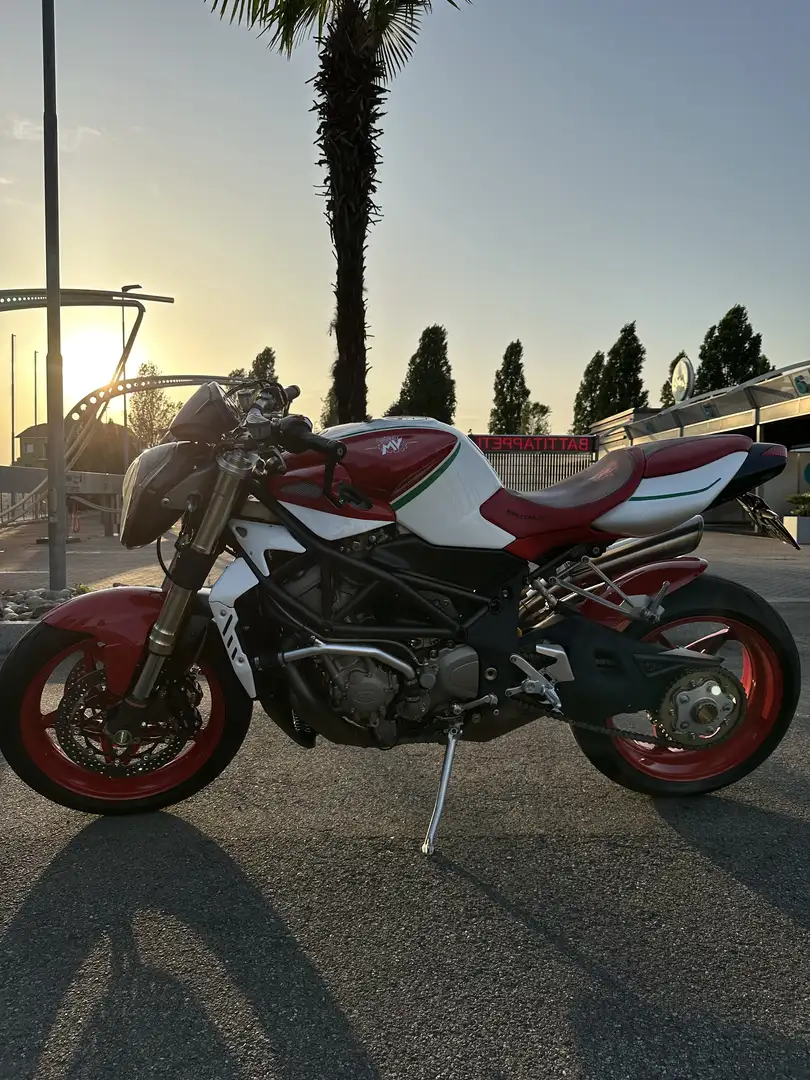 MV Agusta Brutale 910 S - 1