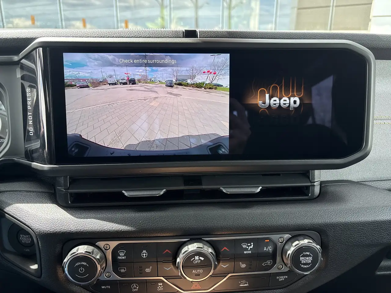Jeep Gladiator снимка Jeep Gladiator
