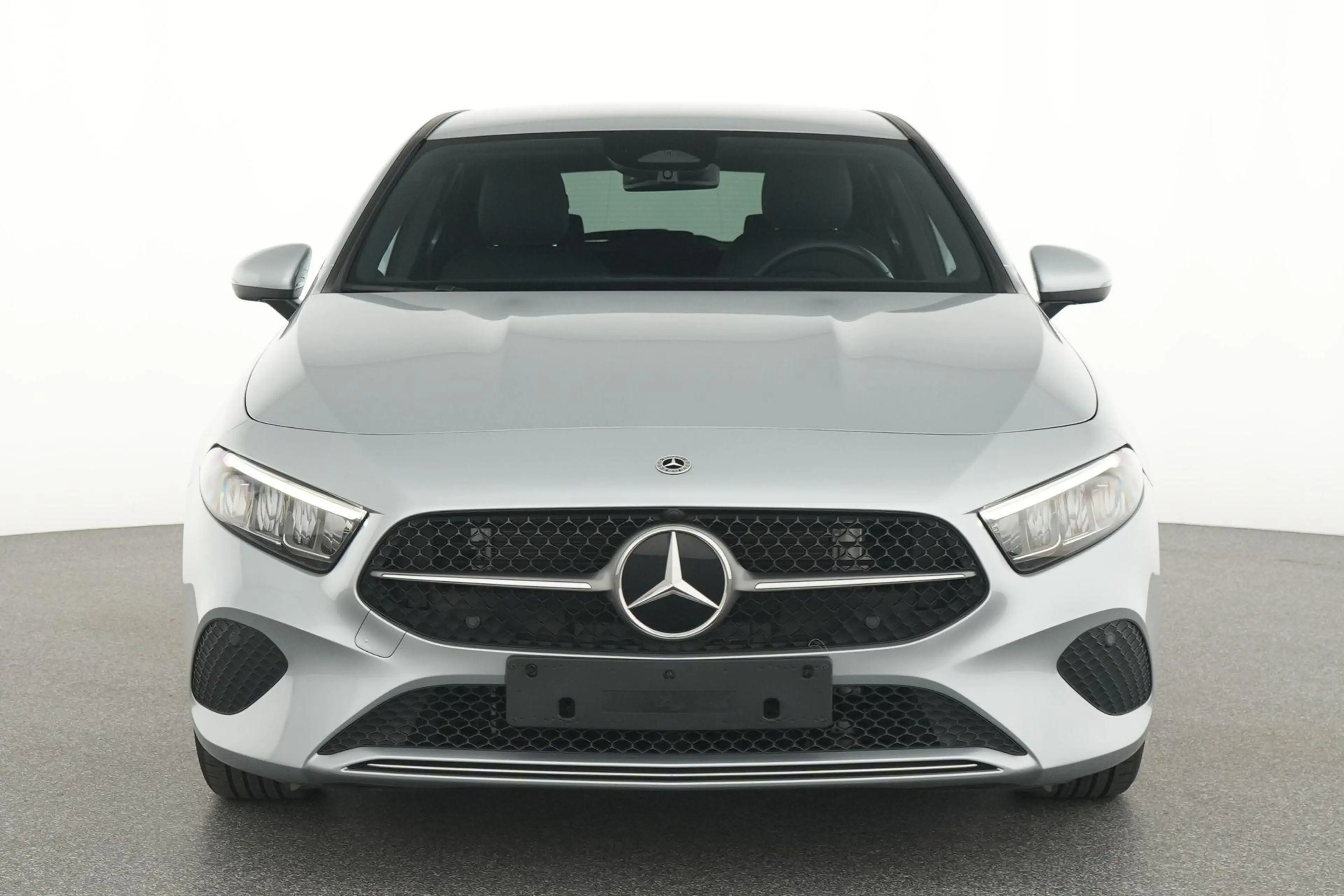 Mercedes-Benz A 180 Luxury Line — photo 6