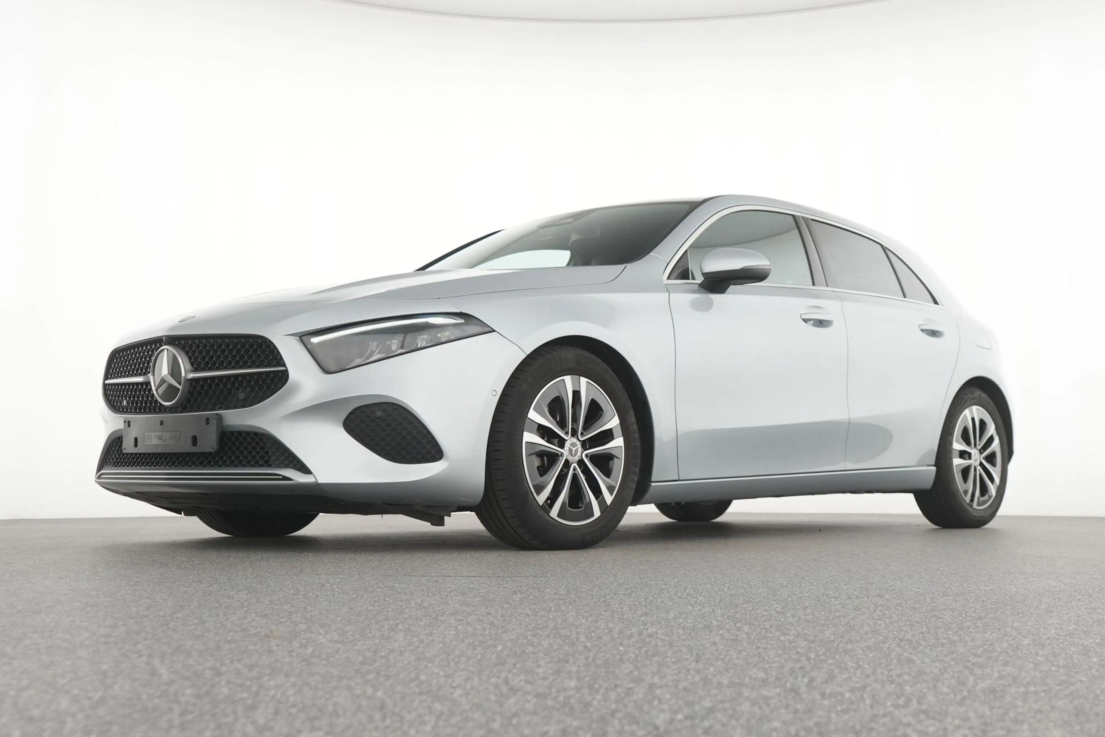 Mercedes-Benz A 180 Luxury Line — photo 10