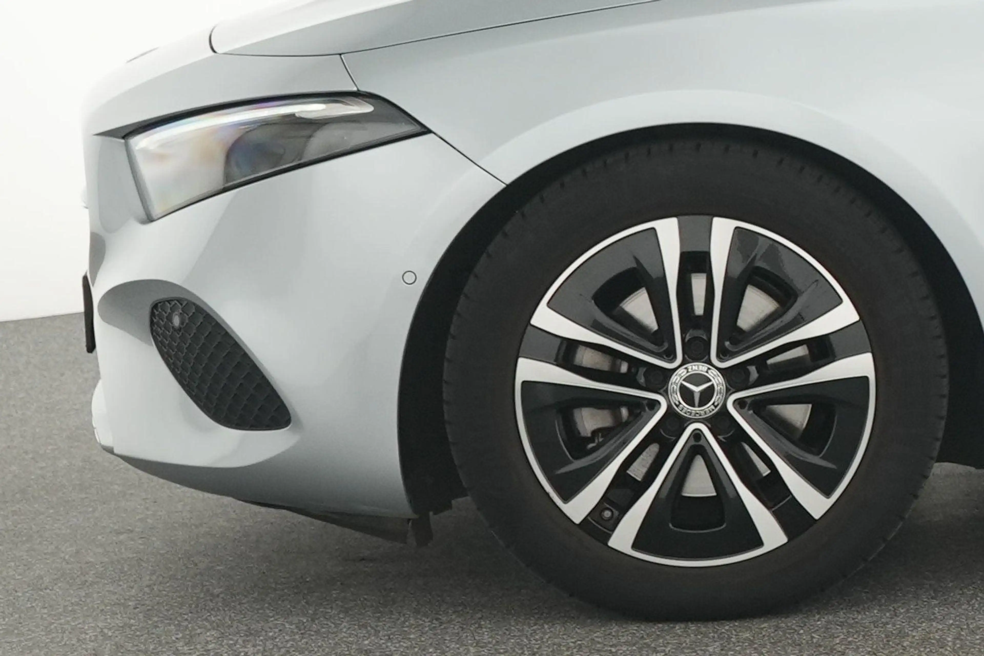 Mercedes-Benz A 180 Luxury Line — photo 5