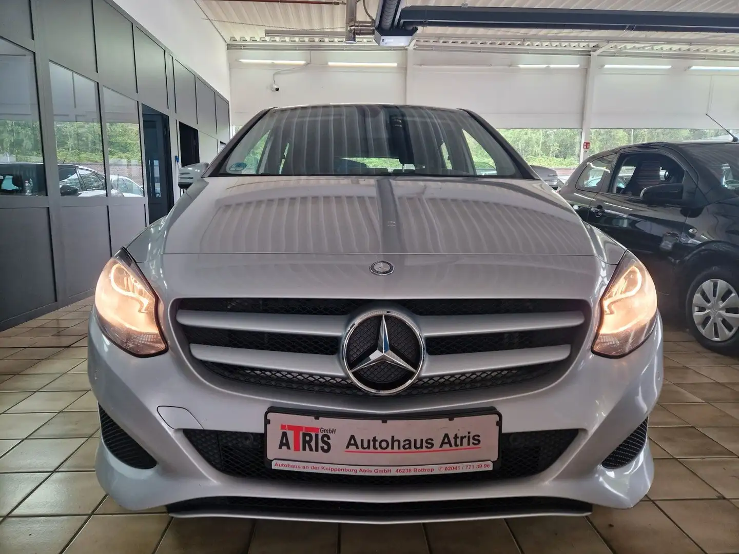 Mercedes-Benz B 220 B -Klasse B 220 CDI Automatik Argintiu - 1