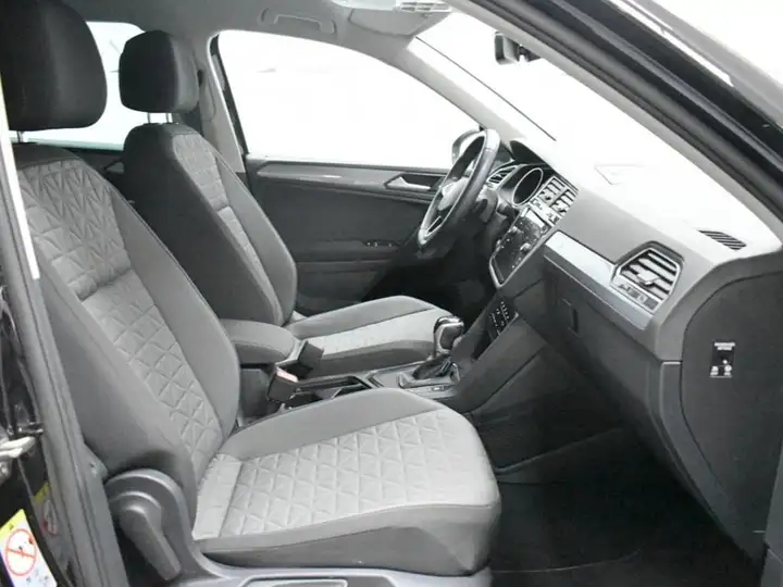 Volkswagen Tiguan Life 2.0 TDI (2021) 2021, foto 40