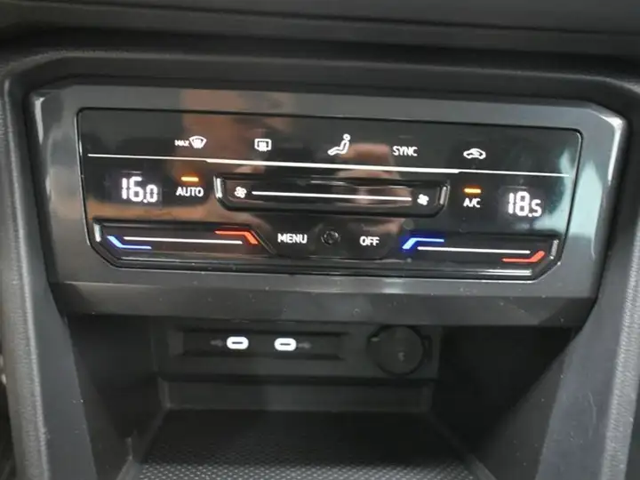 Volkswagen Tiguan Life 2.0 TDI (2021) 2021, foto 18