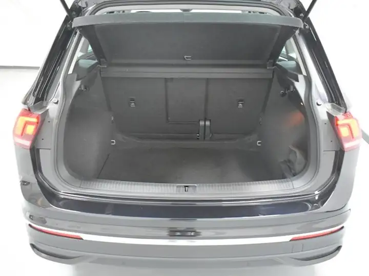 Volkswagen Tiguan Life 2.0 TDI (2021) 2021, foto 30