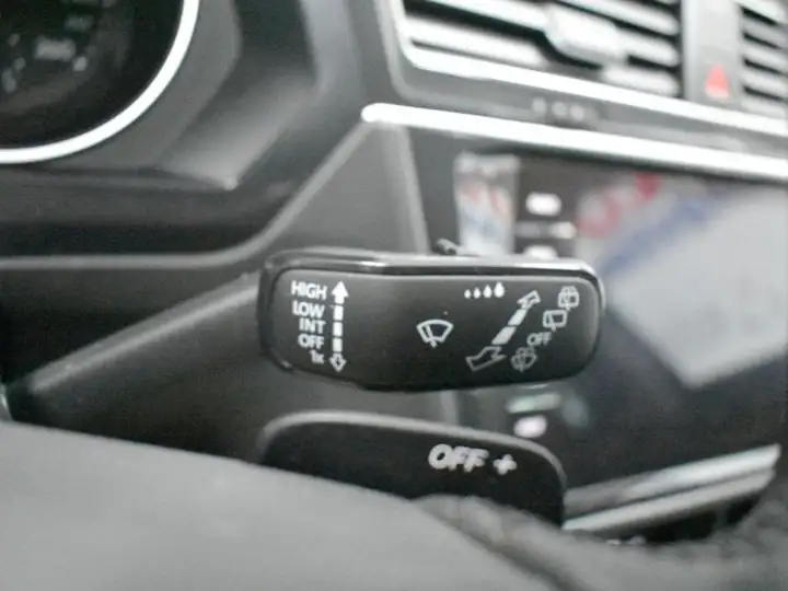 Volkswagen Tiguan Life 2.0 TDI (2021) 2021, foto 12