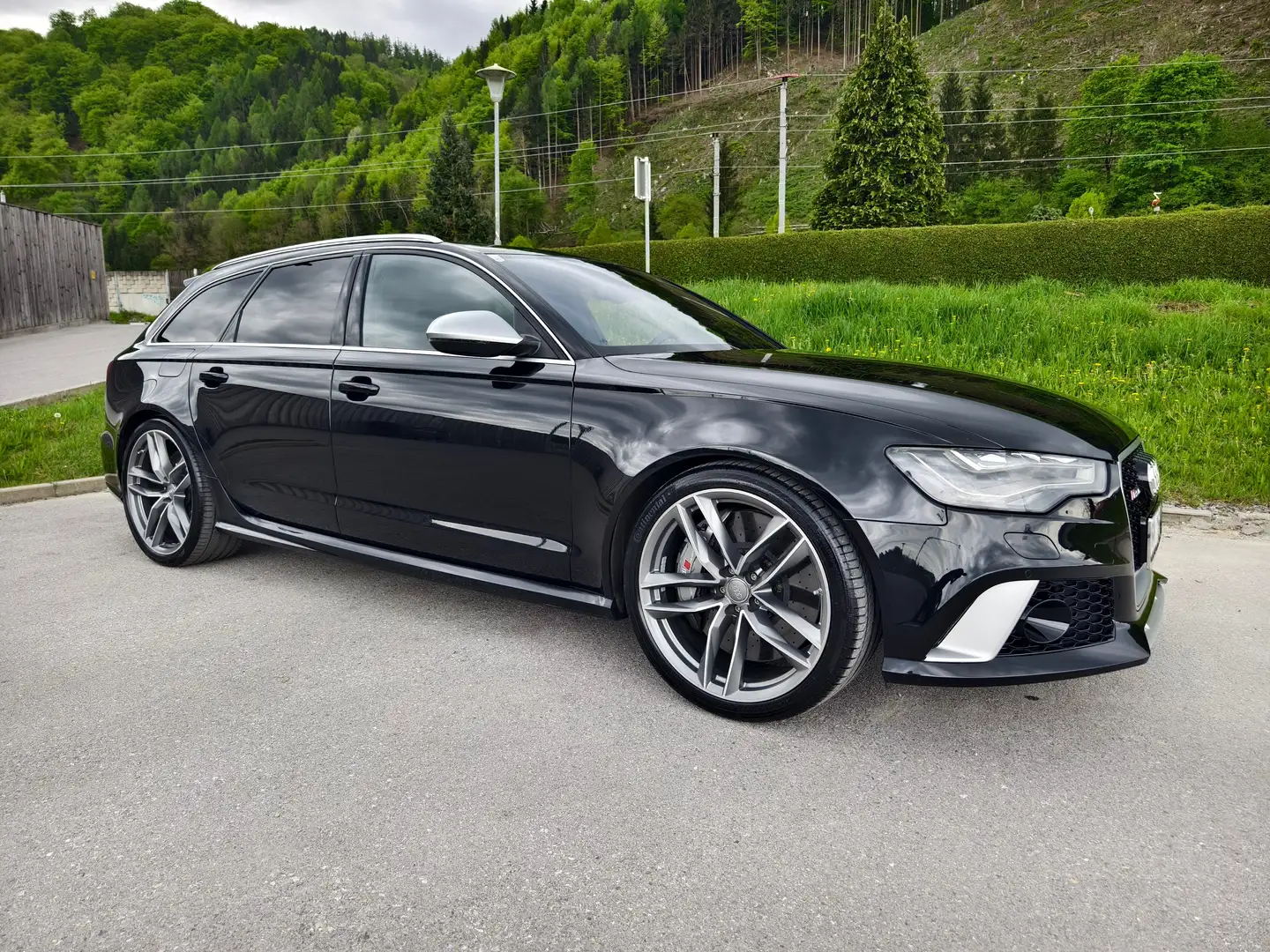 Audi RS6 A6 RS6 Avant 4,0 TFSI quattro Aut. Schwarz - 2