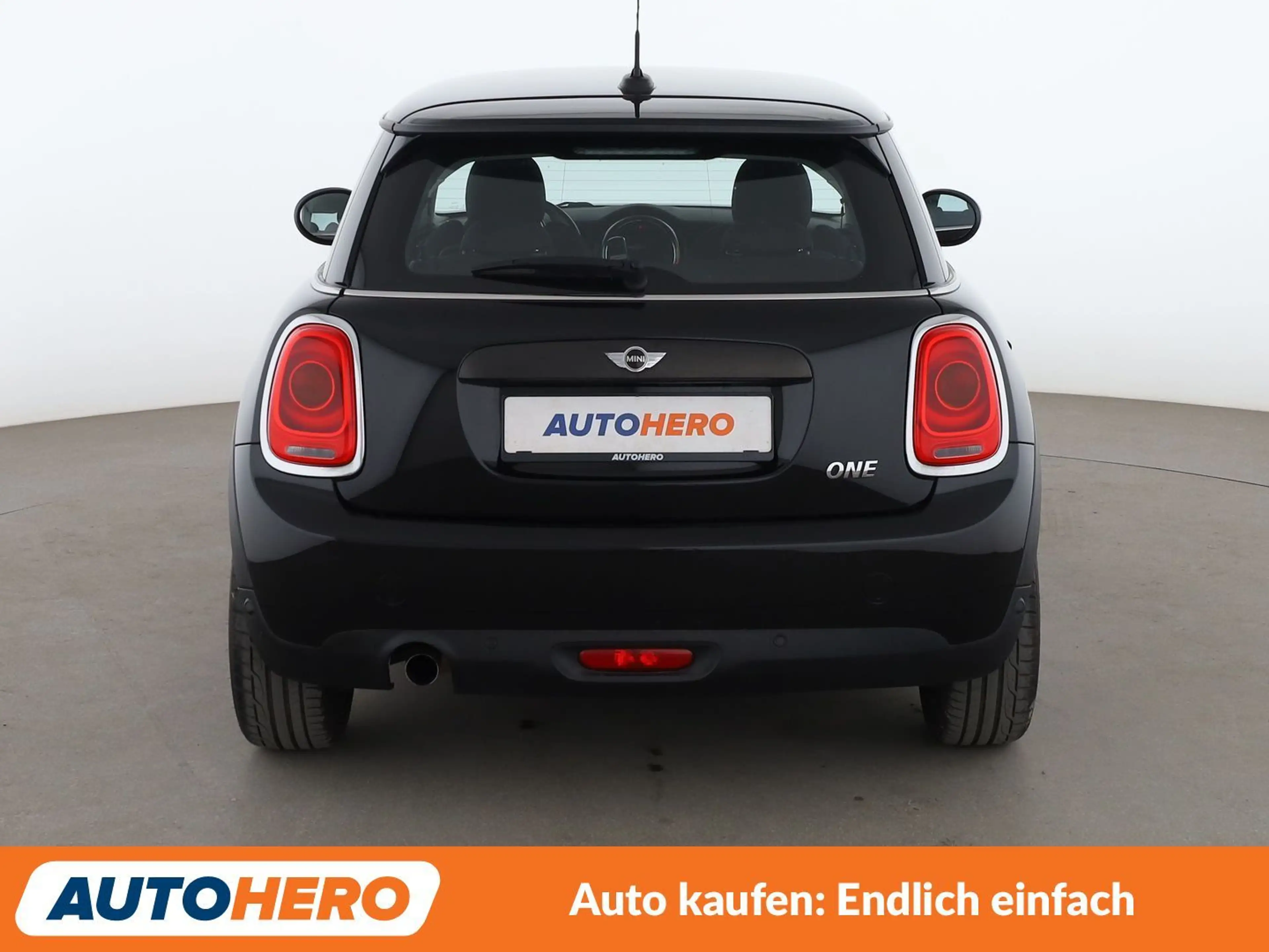 MINI One One — photo 5