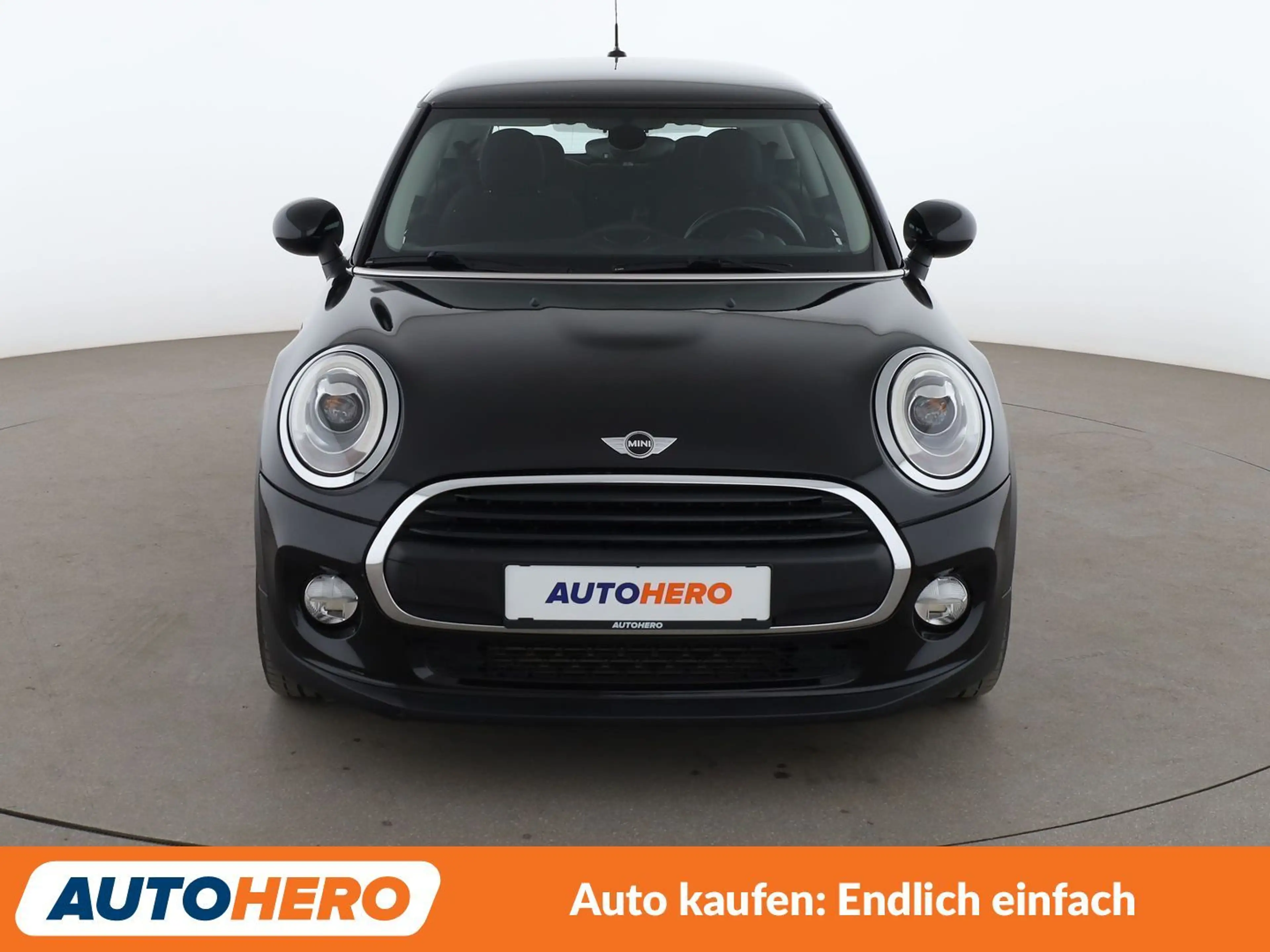 MINI One One — photo 9