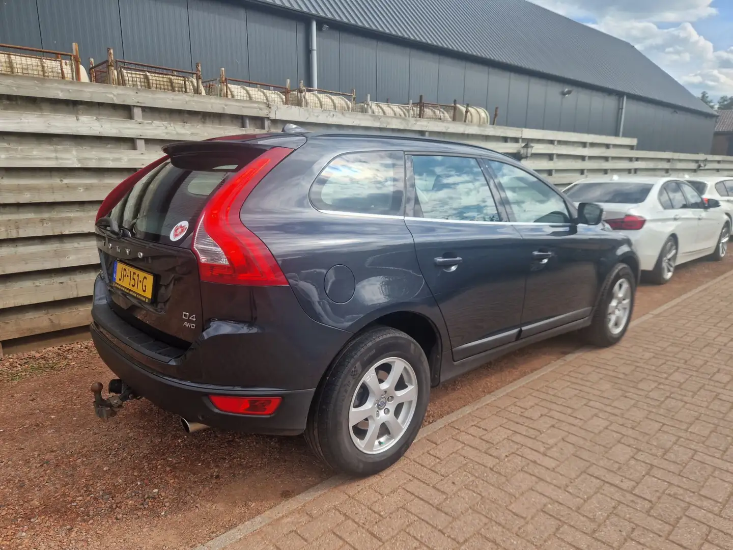 Volvo XC60 2.4 D4 Navigatie, Trekhaak Grijs - 2