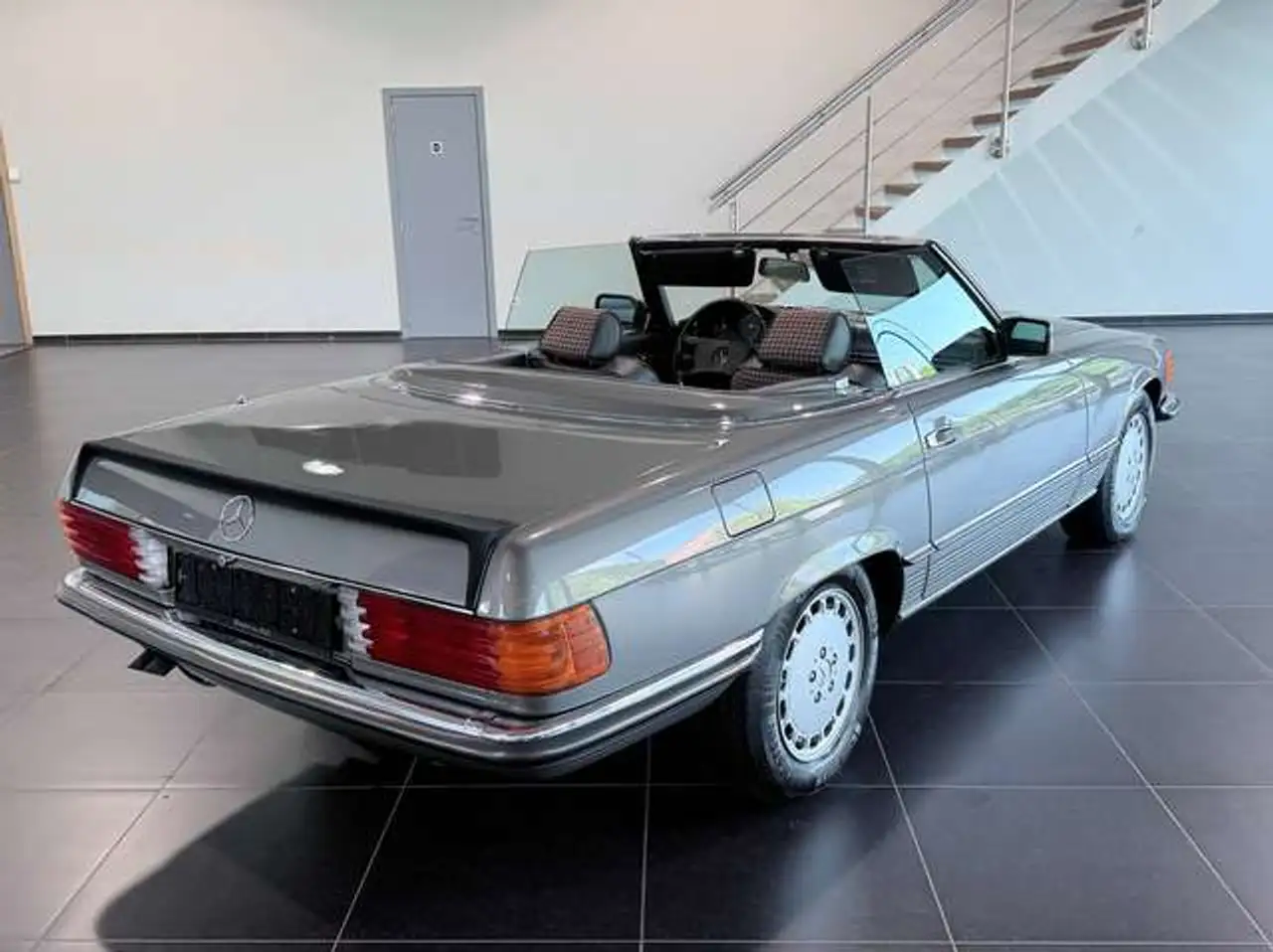 Mercedes-Benz SL 500 R 107 Automaat, foto 5