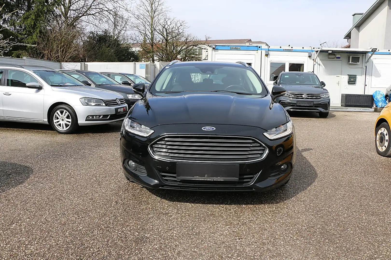 Ford Mondeo Business Plus 2,0 TDCi Schwarz - 2