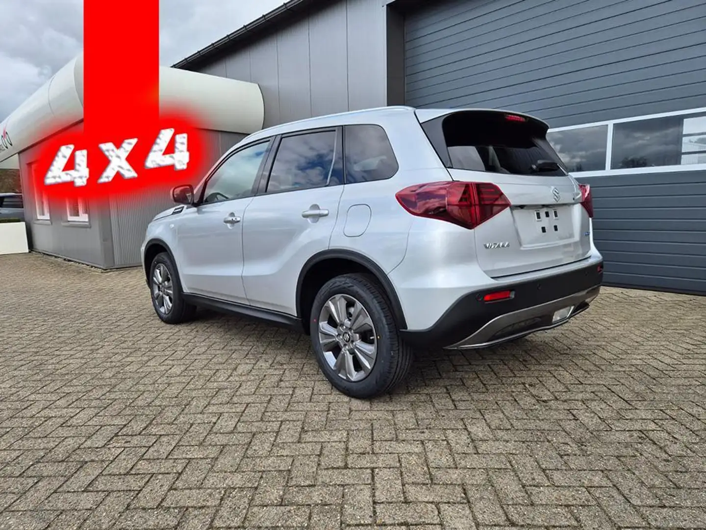 Suzuki Vitara Comfort 129PS MHEV 4x4 ALLGRIP 1.4 Boosterjet A... Silber - 2