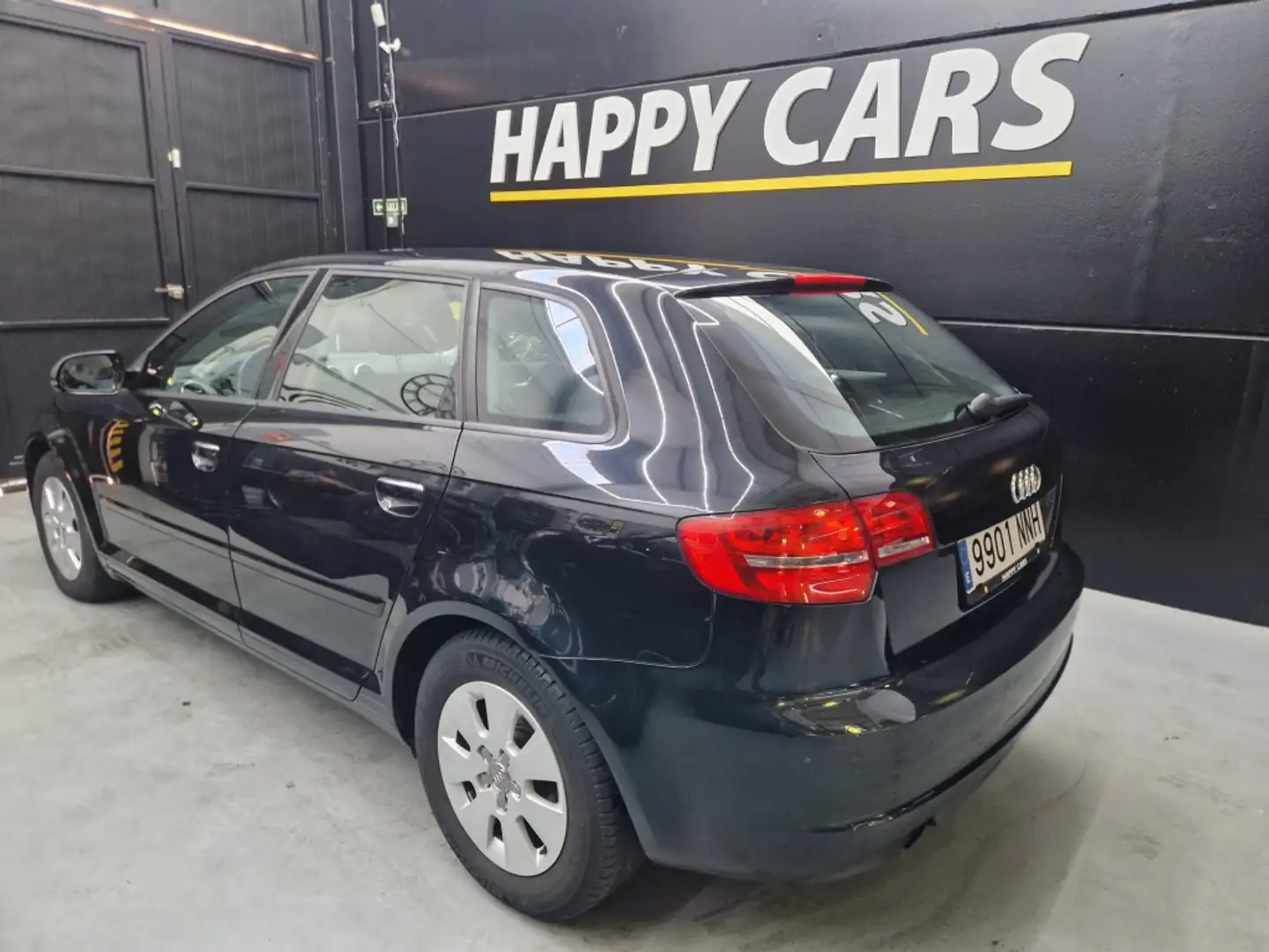 Audi A3 Sportback 1.6TDI Ambition Negro - 2