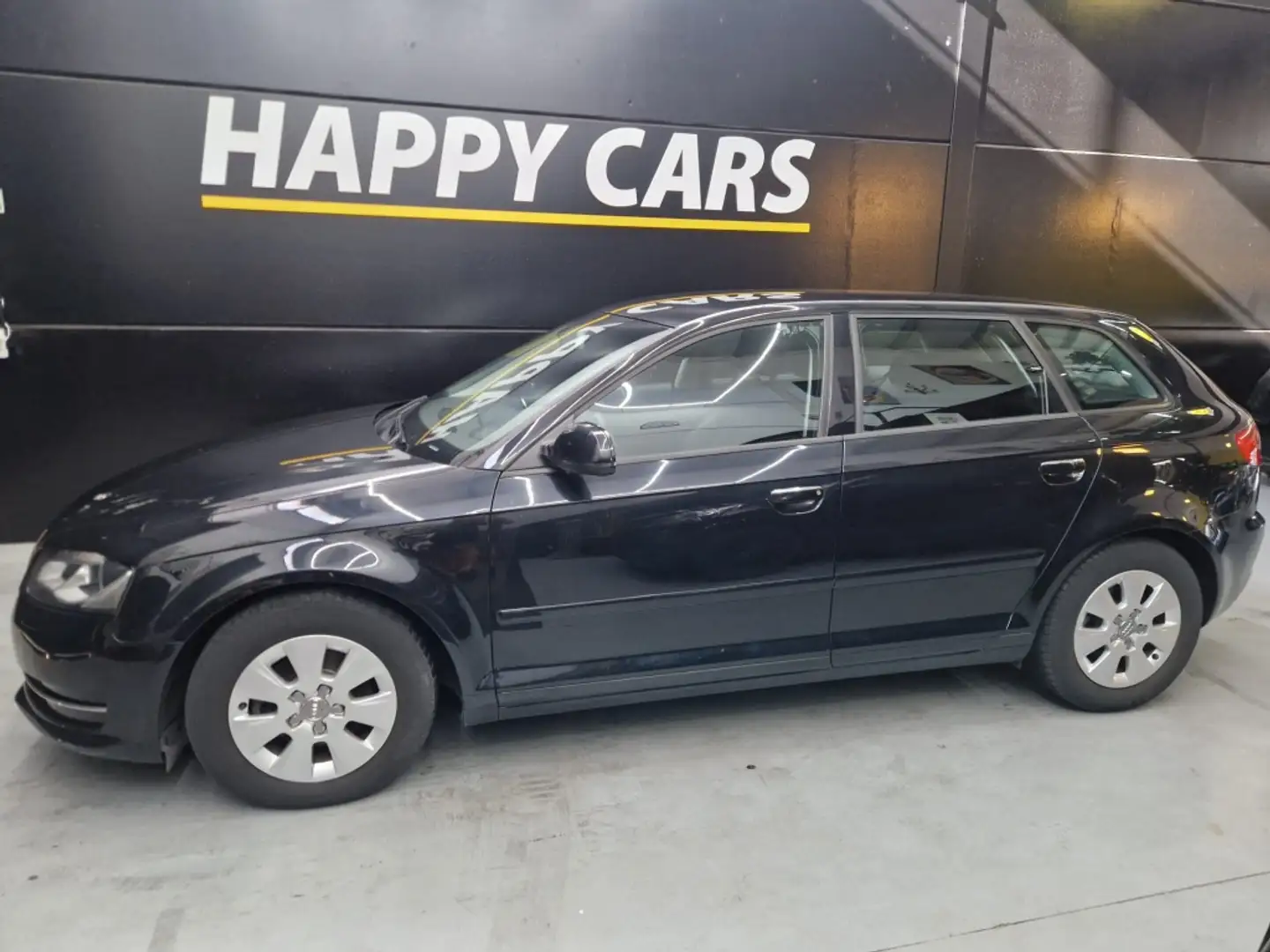Audi A3 Sportback 1.6TDI Ambition Negro - 1