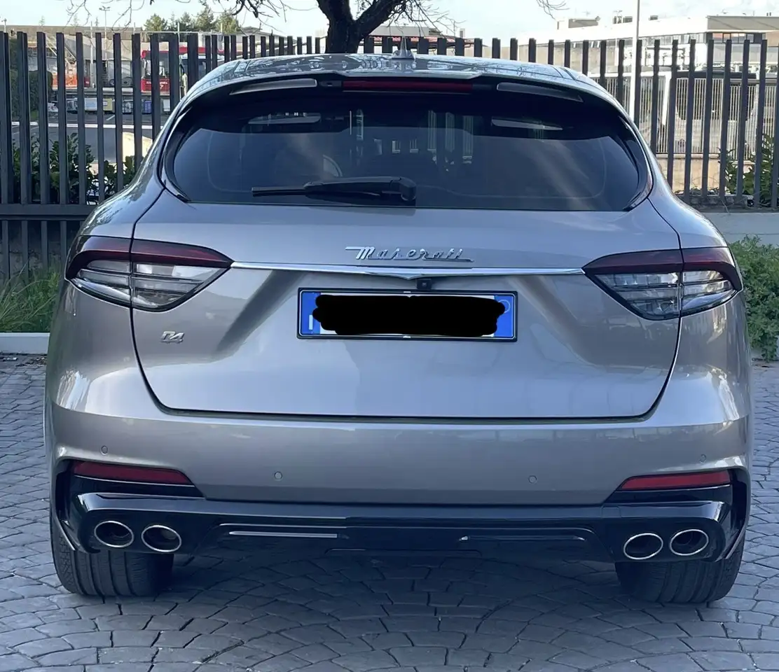 Maserati Levante 2021