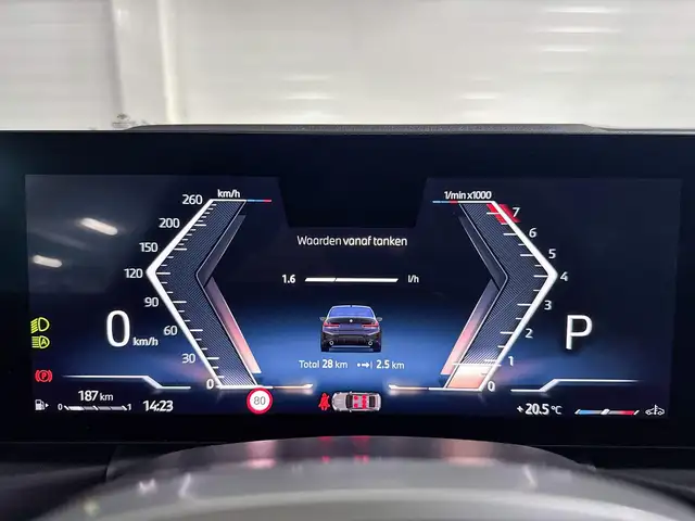 BMW 3 Series view 13