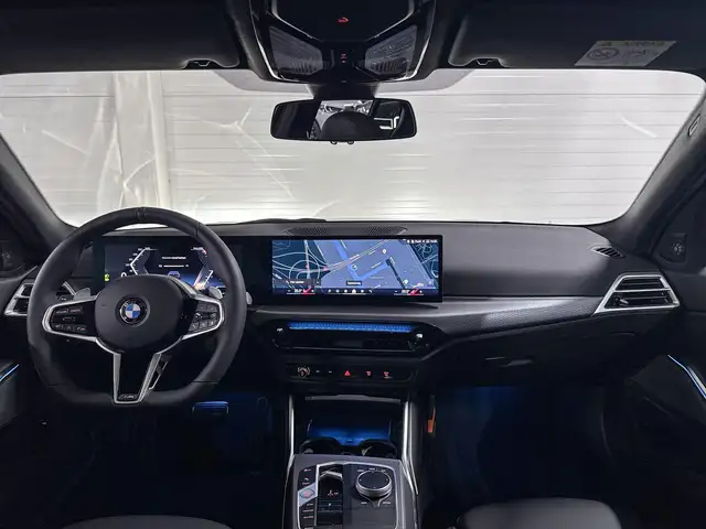 BMW 3 Series view 11
