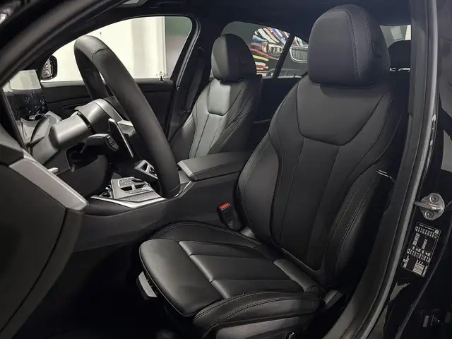 BMW 3 Series view 9