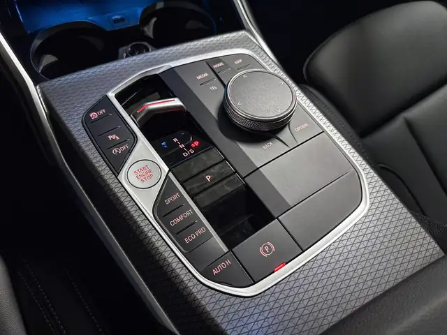 BMW 3 Series view 15