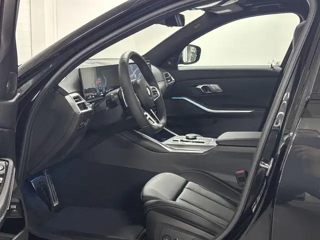 BMW 3 Series view 8