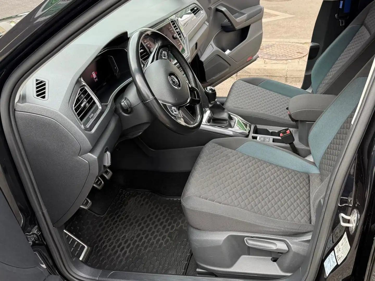 Volkswagen T-Roc T-Roc 1,6 TDI IQ Drive Schwarz - 2