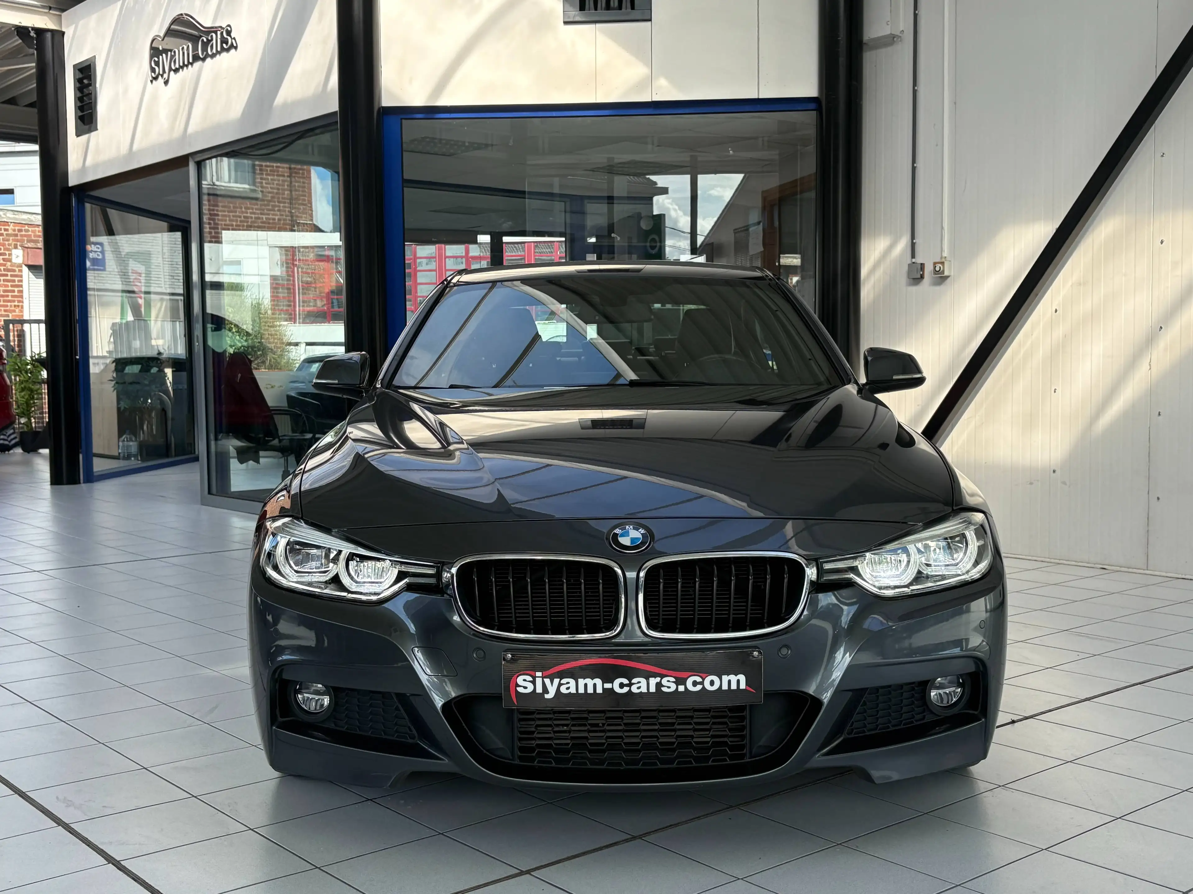 BMW 318 318 dA *PACK M * XENON * CUIR * GPS * CAMERA * PDC * JANTES * SPORT * — photo 8
