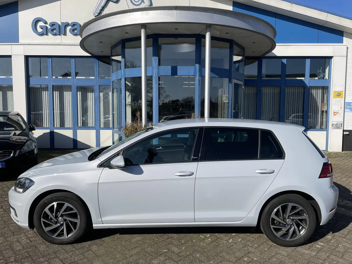 Volkswagen Golf 1.5 TSI Highline 150 PK | Virtual Cockpit, Parkeer Blanc - 2