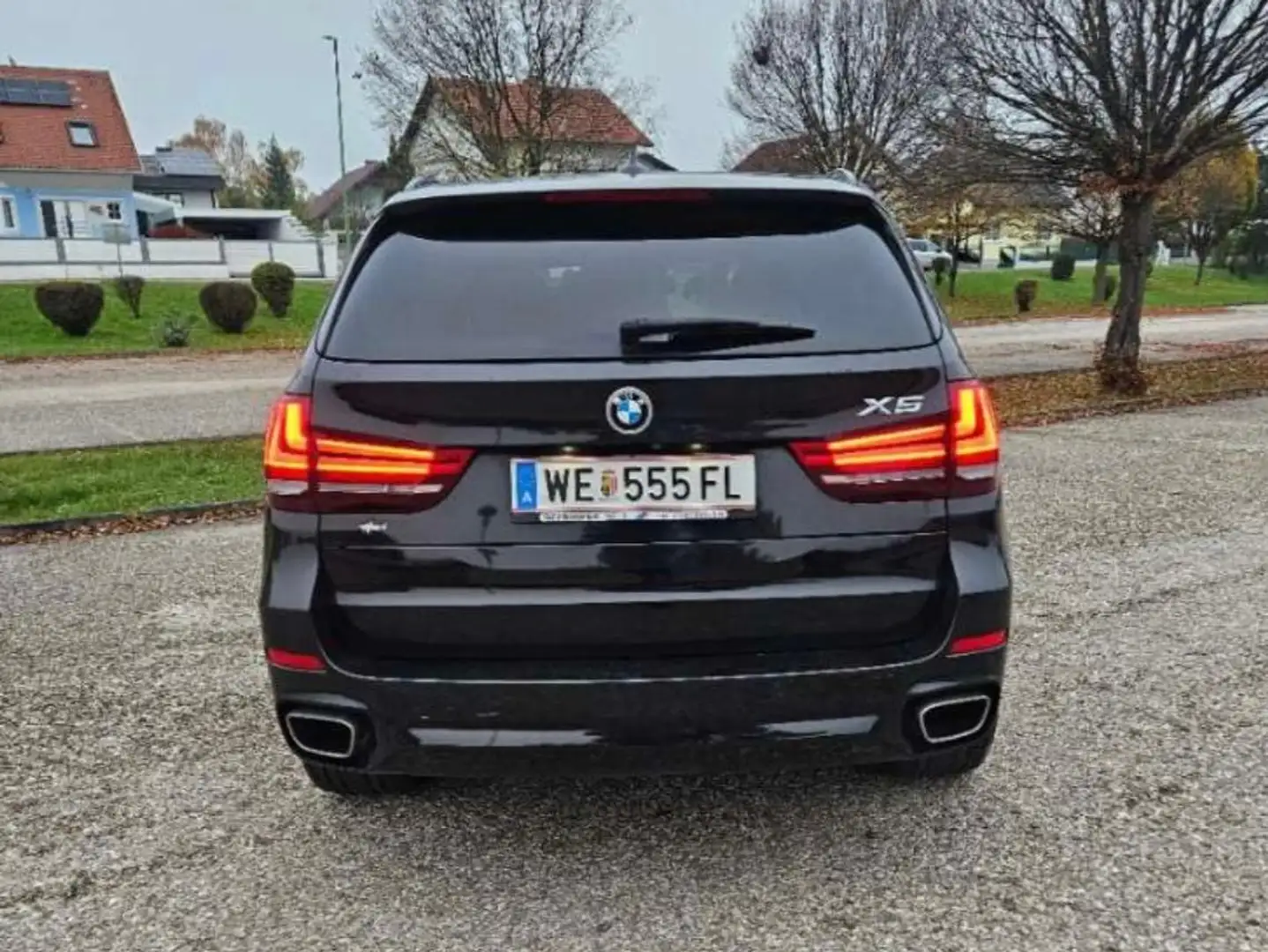BMW X5 xDrive40d Schwarz - 1