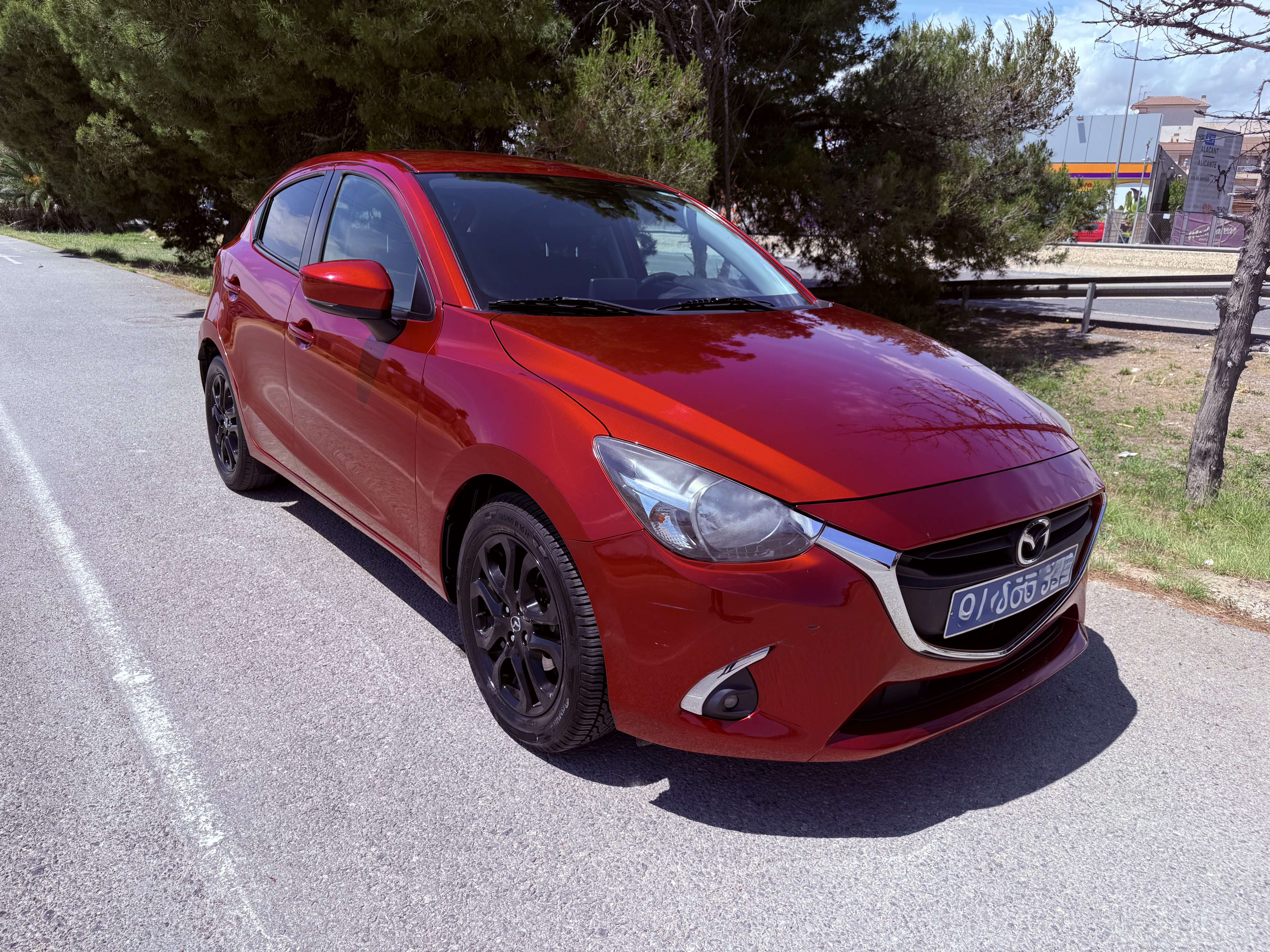 Mazda 2 SKYACTIV-G 90 Red Edition - foto 1