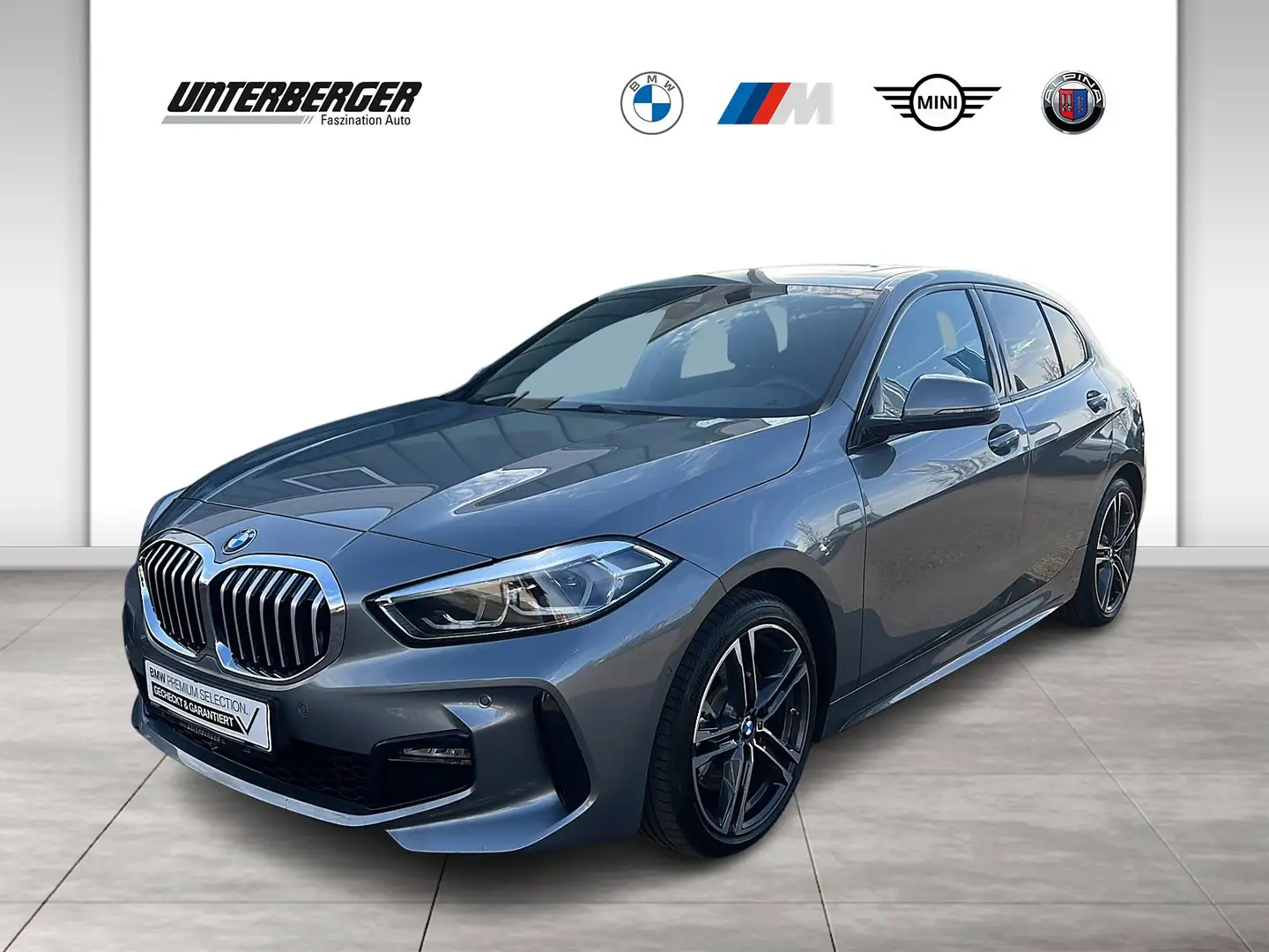 BMW 120 d xDrive M Sport Pano LED LC Prof.Alarm Grijs - 1