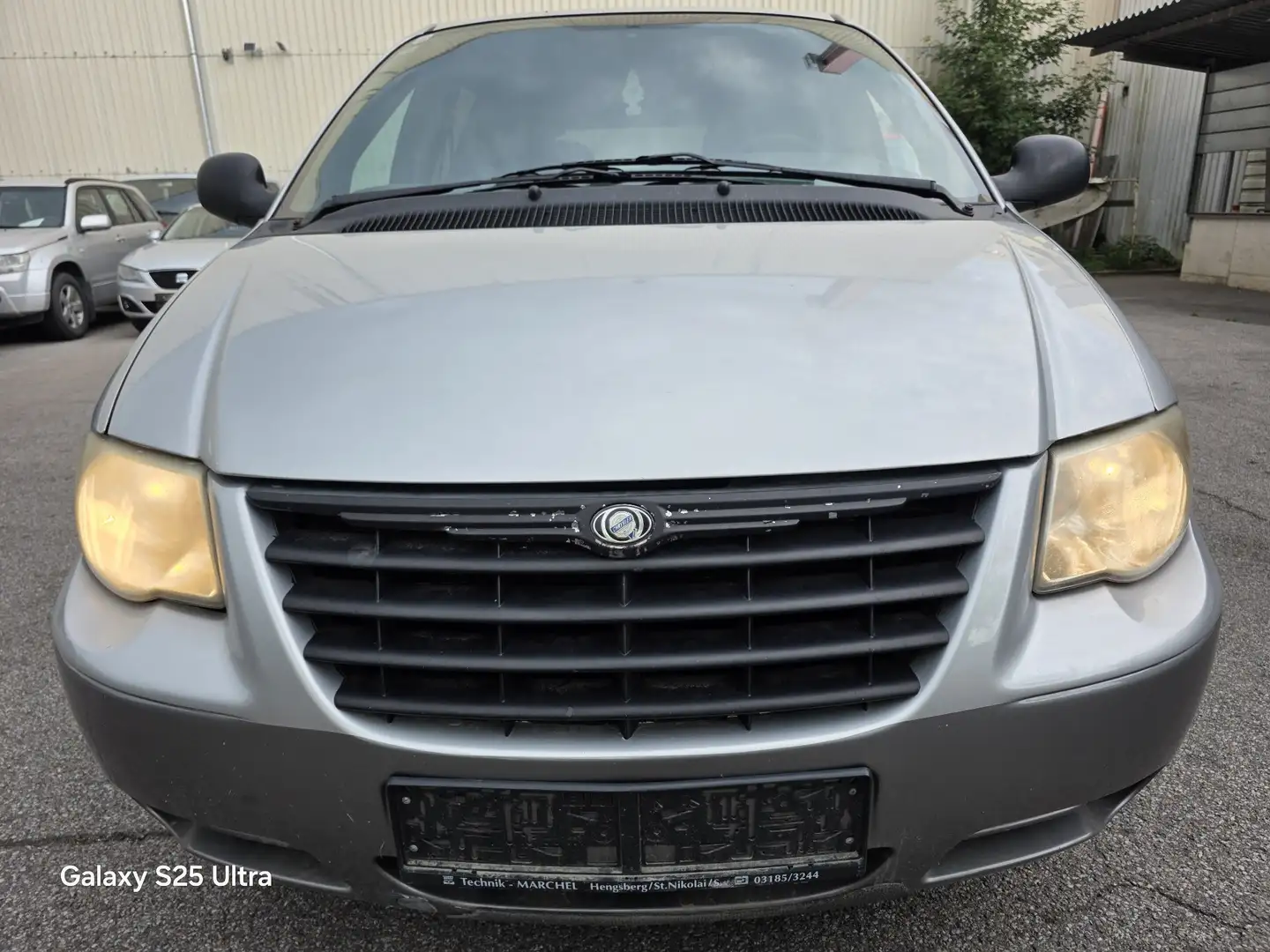 Chrysler Grand Voyager 2.5 CRD Limited Серый - 1