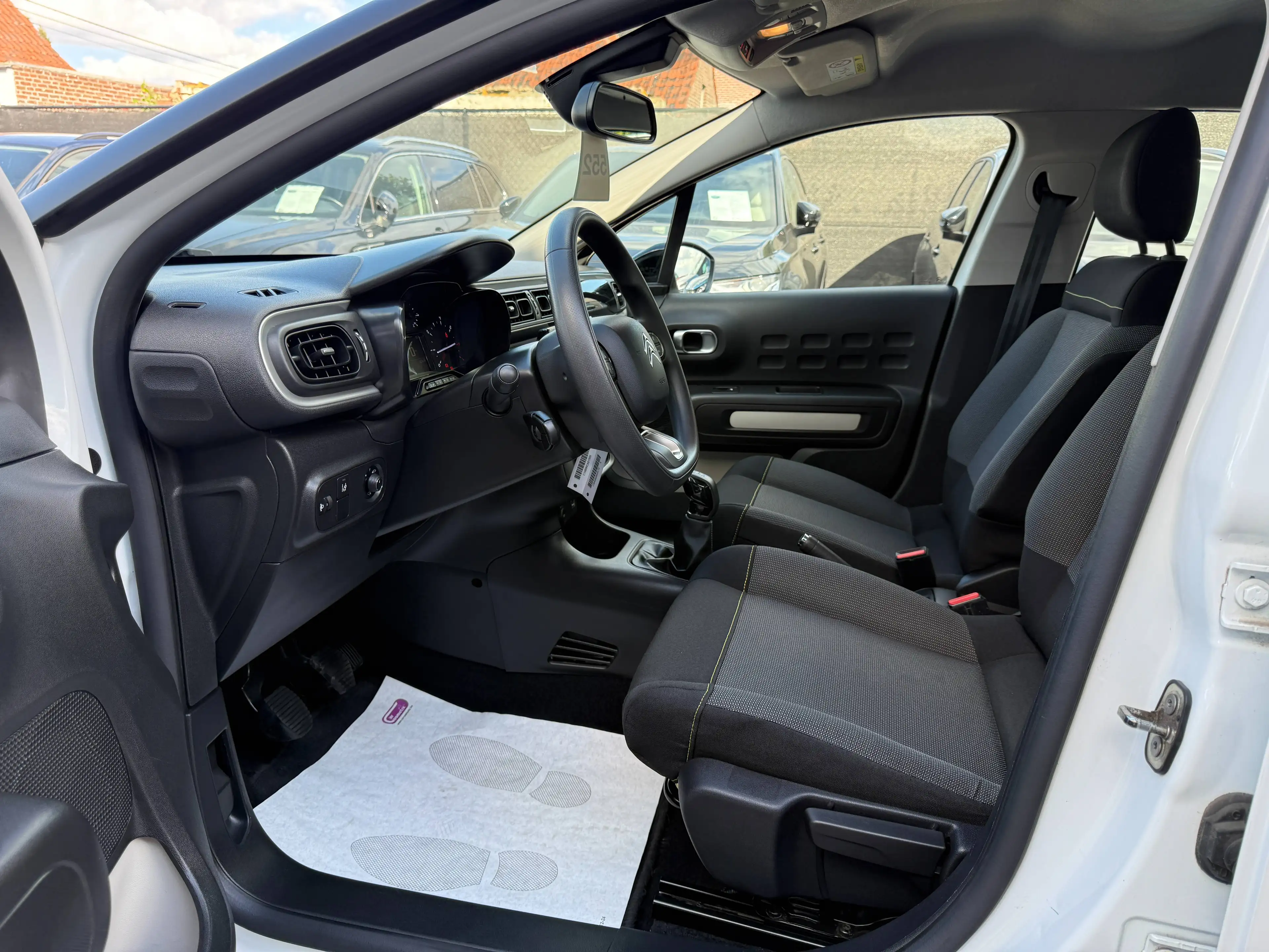 Citroen C3 1.2 i 83PK NAVIGATIE BLUETOOTH CARPLAY PARKEERSENSOREN AIRCO CARPASS — photo 12