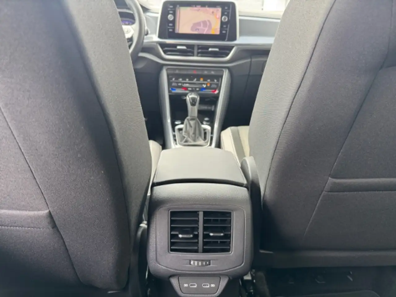 Volkswagen T-Roc 1.5TSI DSG Style LED NAVI ACC 2Z-KLIMA APP 17'' E- 18