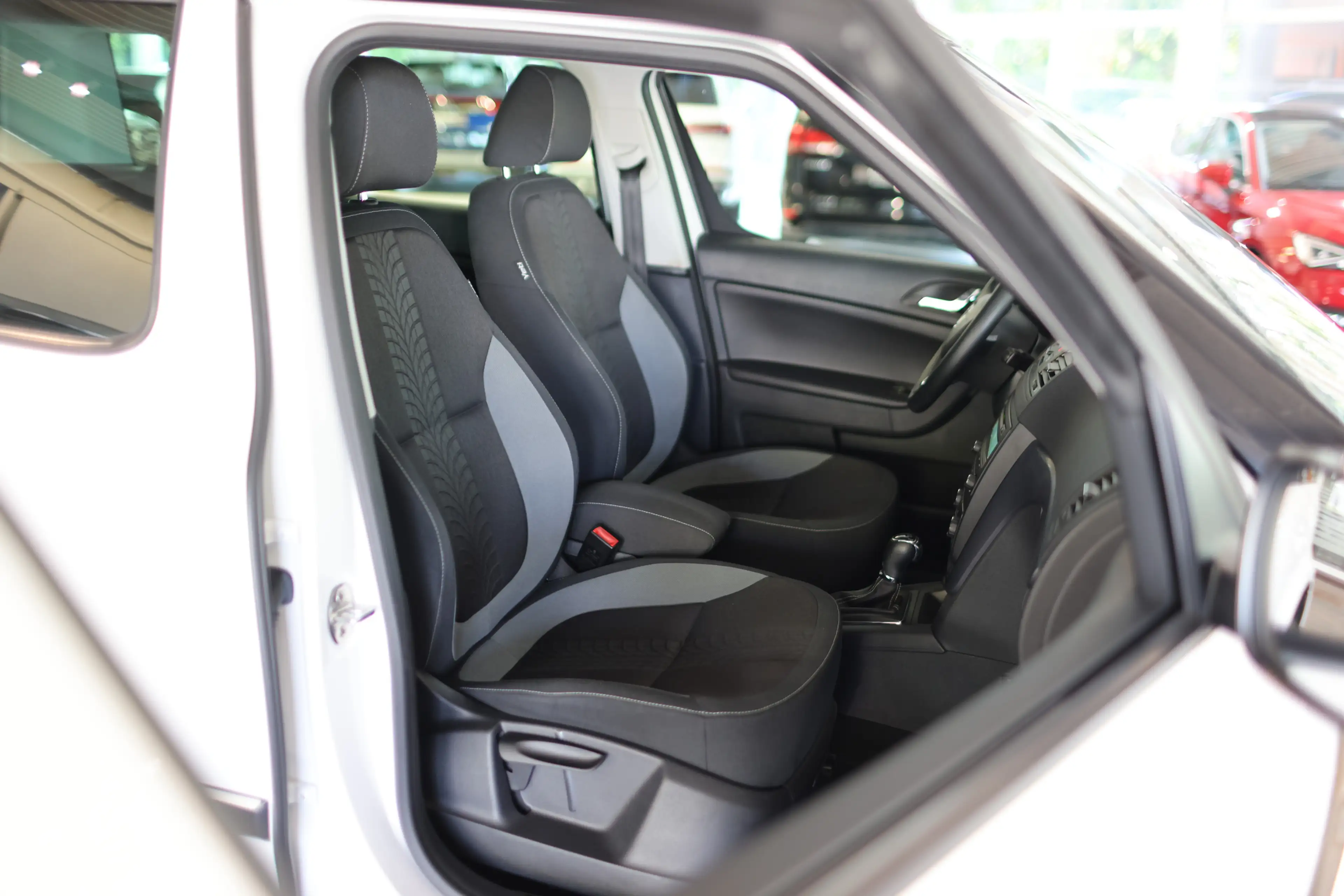Skoda Yeti 1,4 TSI ADVENTURE BI-XENON   SITZHEIZUNG — photo 12