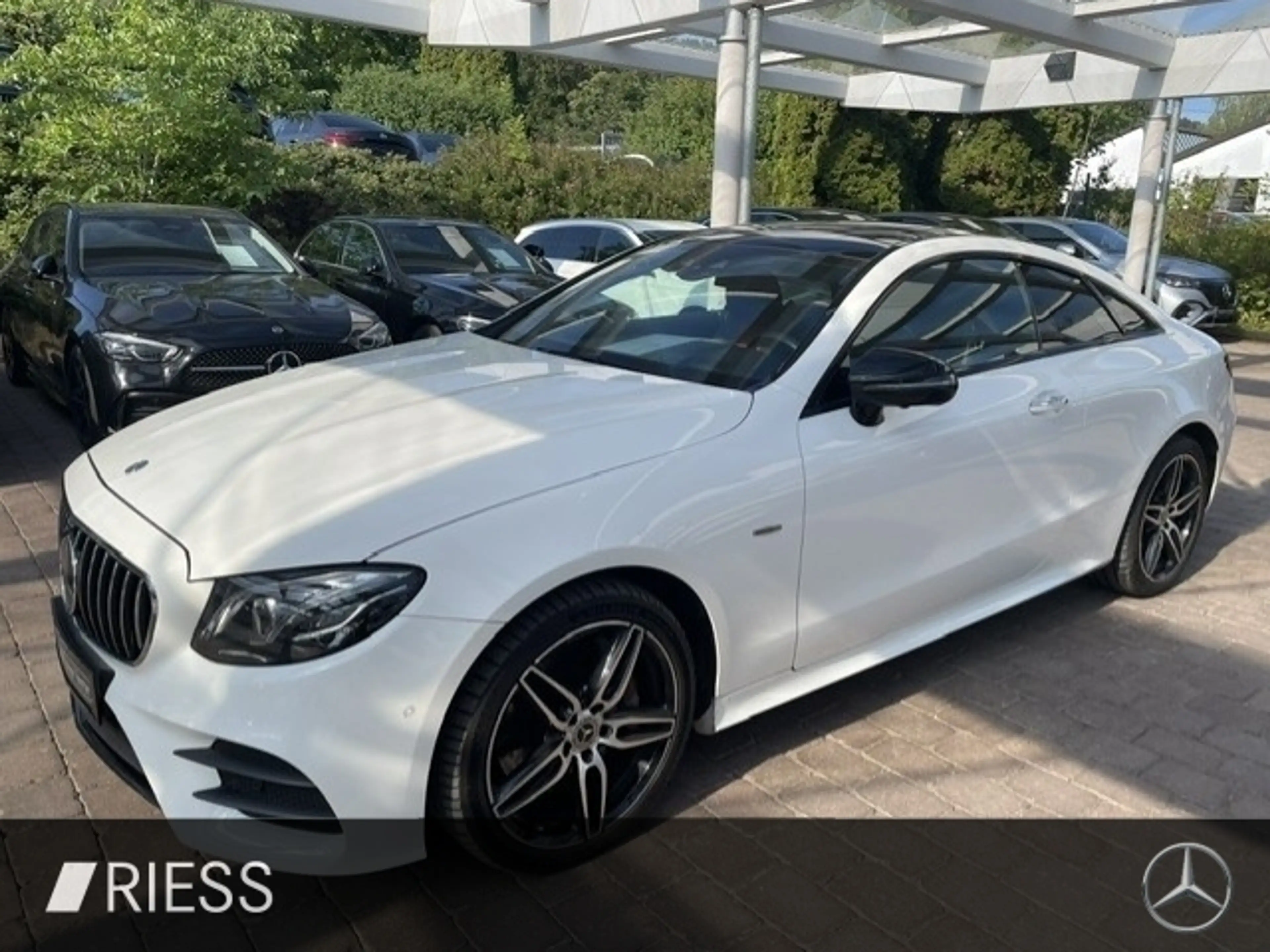 Mercedes-Benz E 450 4M Cp AMG Sport Night Dist Pano Sitzkl 20" — photo 4