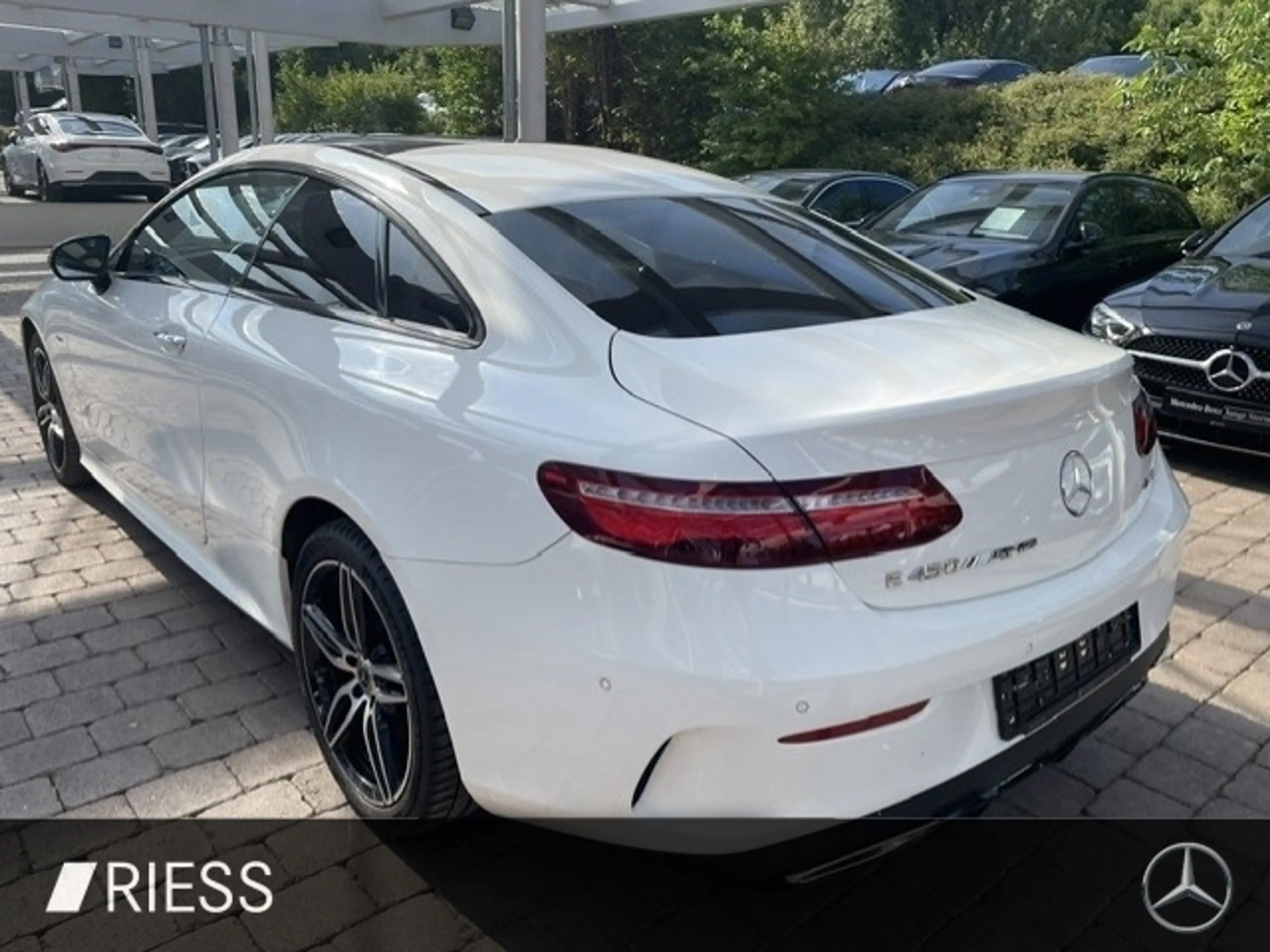Mercedes-Benz E 450 4M Cp AMG Sport Night Dist Pano Sitzkl 20" — photo 6