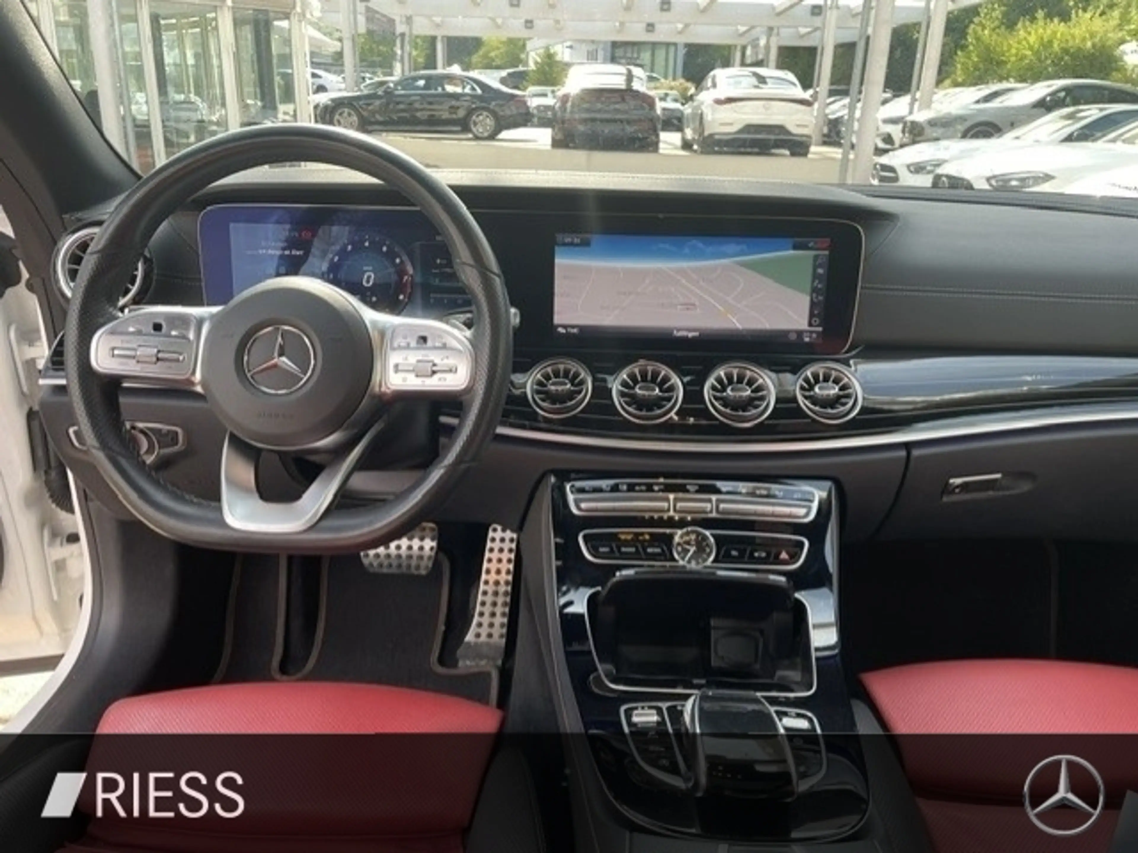 Mercedes-Benz E 450 4M Cp AMG Sport Night Dist Pano Sitzkl 20" — photo 10