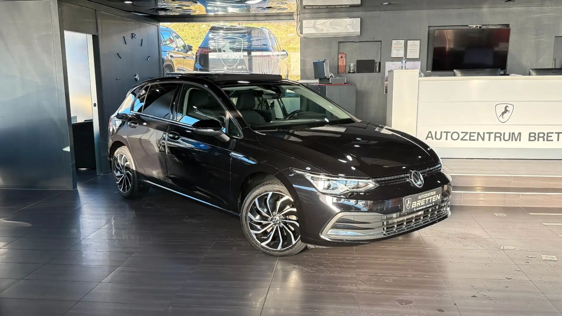 Volkswagen Golf VIII 2.0 TDI Lim.*DSG*Pano*ACC* Matrix*HuD Schwarz - 1