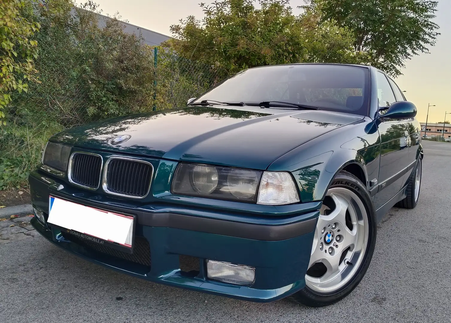 BMW 318 318i Grün - 1