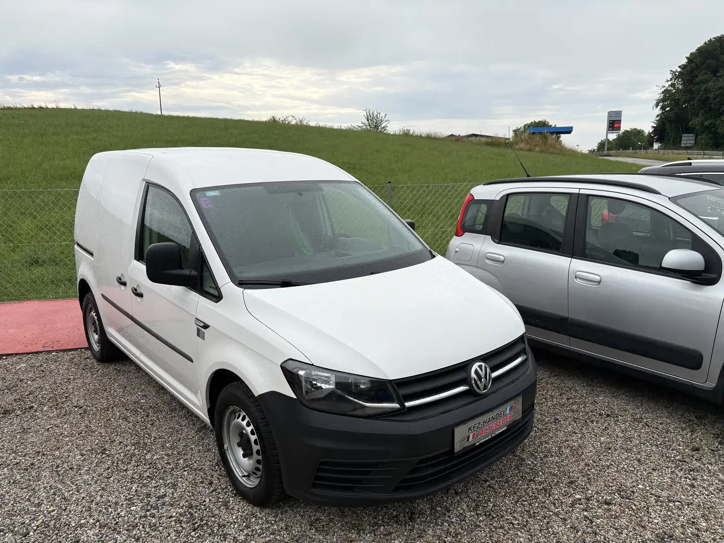 Volkswagen Caddy Kastenwagen 2,0 TDI *1.BESITZ*PICKERL NEU*KLIMA* Weiß - 1
