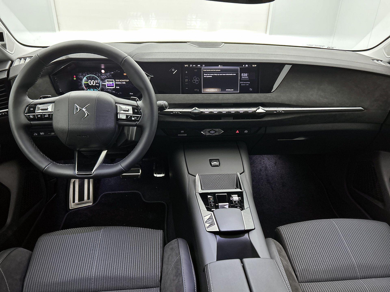 DS Automobiles DS 4 No E-Tense Etoile Absolute Comfort Tech Pack 58.3 — photo 11