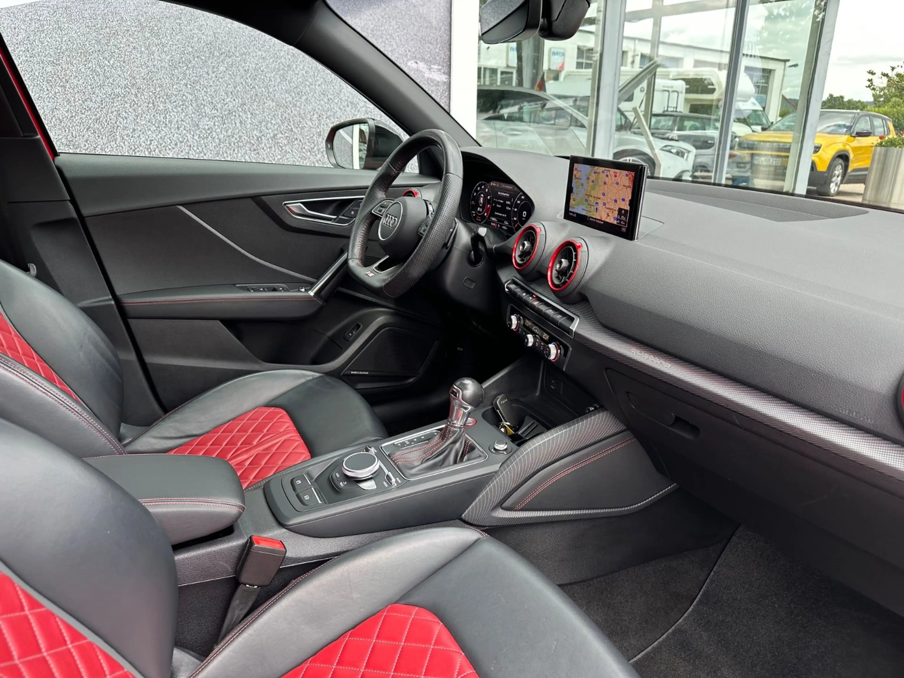 Audi SQ2 2.0 TFSI quattro ACC Pano 19" Raute — photo 14