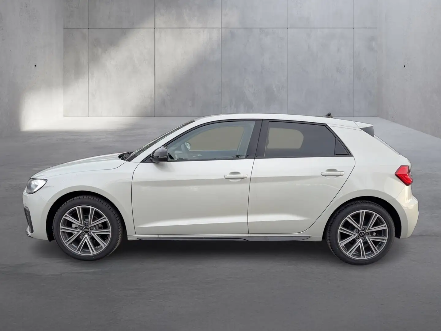 Audi A1 25 TFSI intense Silber - 2