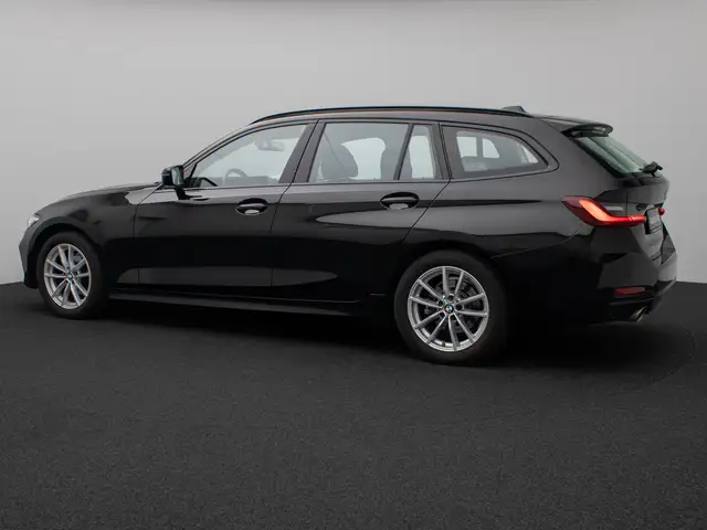 BMW 3 Series view 10
