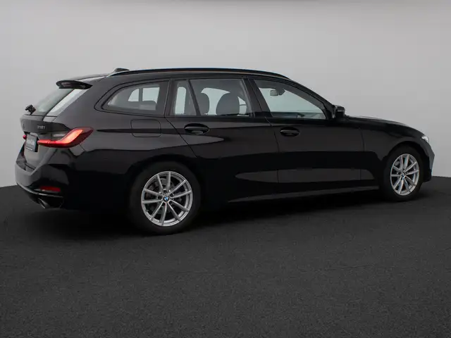 BMW 3 Series view 6