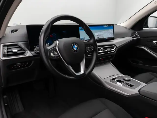 BMW 3 Series view 21