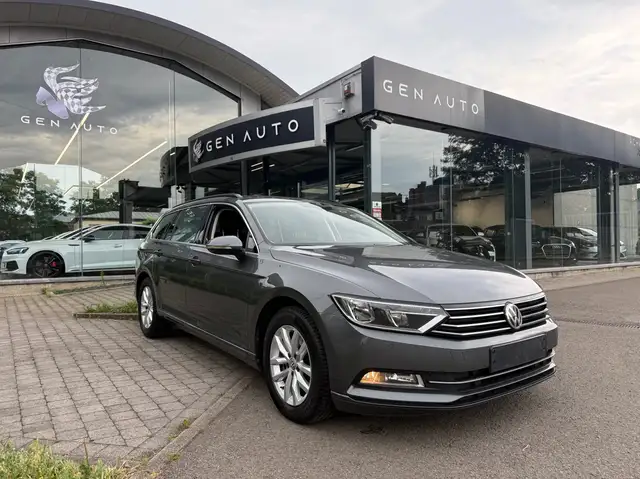 Volkswagen Passat Variant 1.6 CR TDi Comfortline DSG Automatique Cam. Att. Remorque Cruise Adaptatif * 12 MOIS GARANTIE *