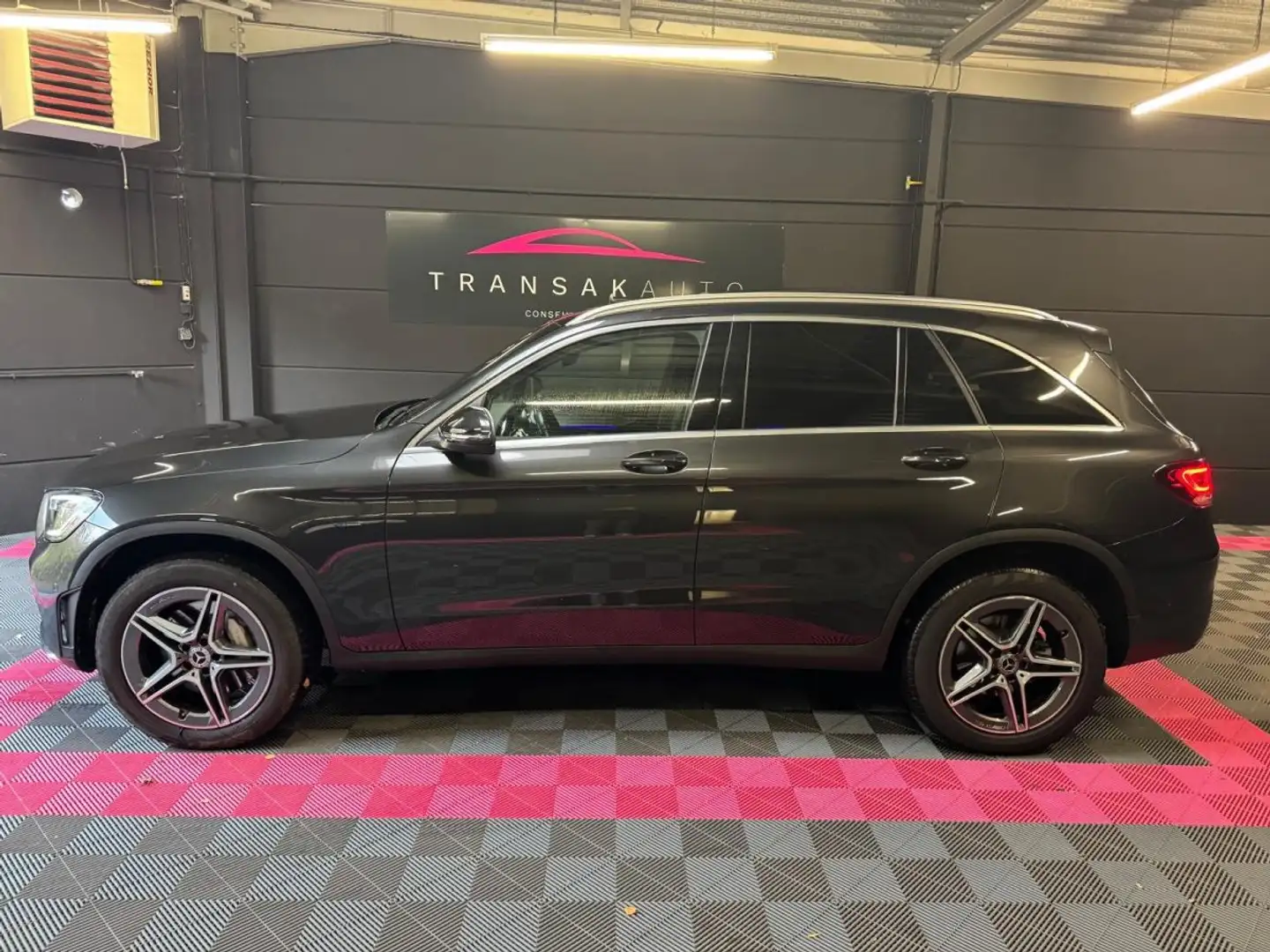Mercedes-Benz GLC 300 300 de EQ POWER 9G-Tronic 4Matic Avantgarde Line / AMG line / Garantie 2026 Grau - 2