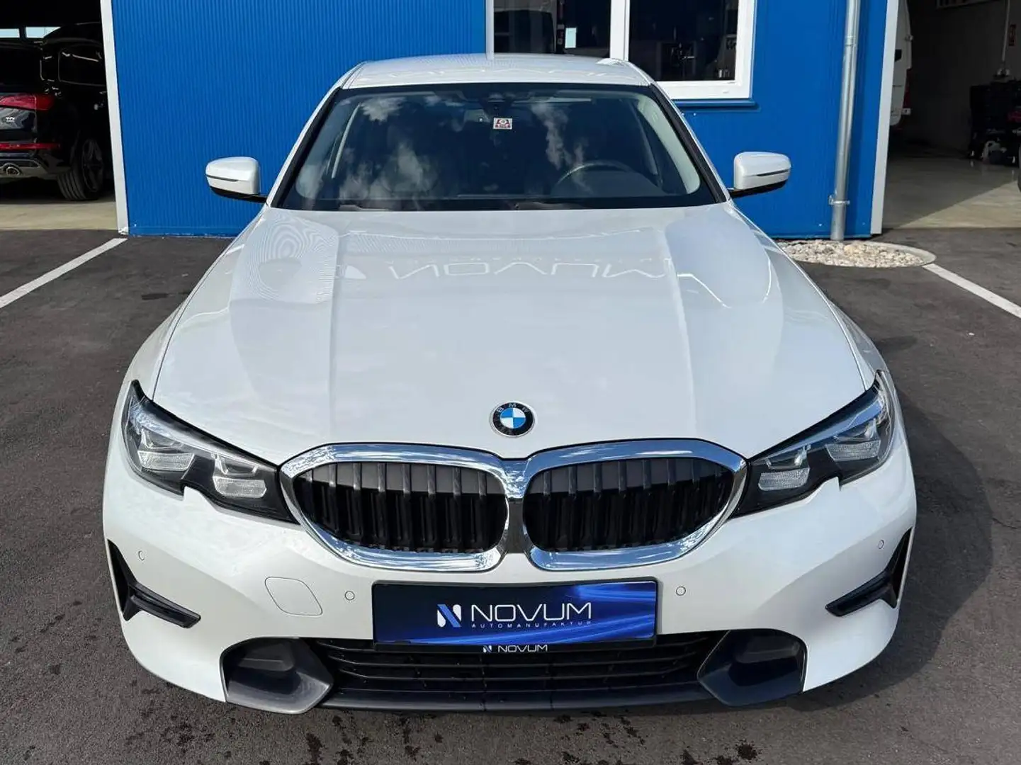 BMW 320 320 d xDrive Sport Line Weiß - 2